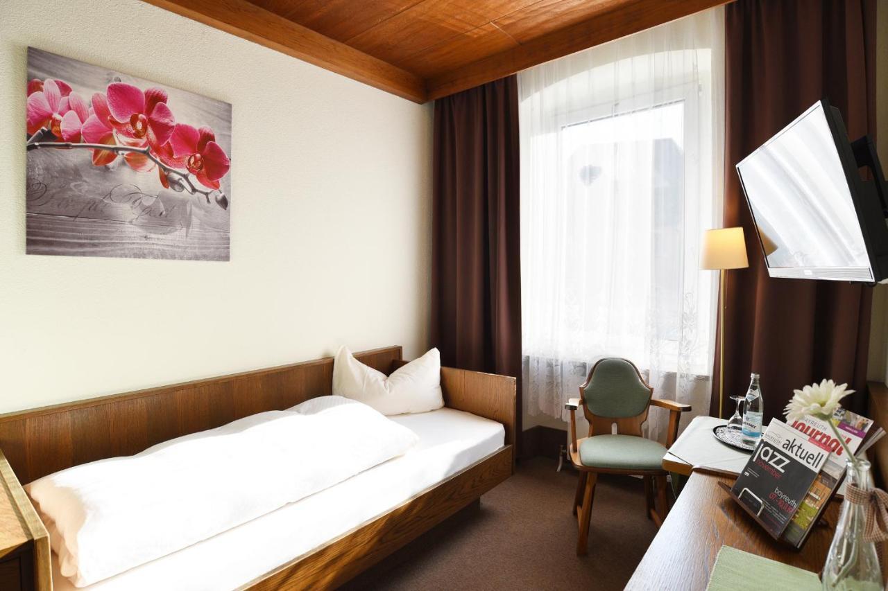 Gasthof & Hotel Goldener Hirsch Bad Berneck im Fichtelgebirge Exterior photo